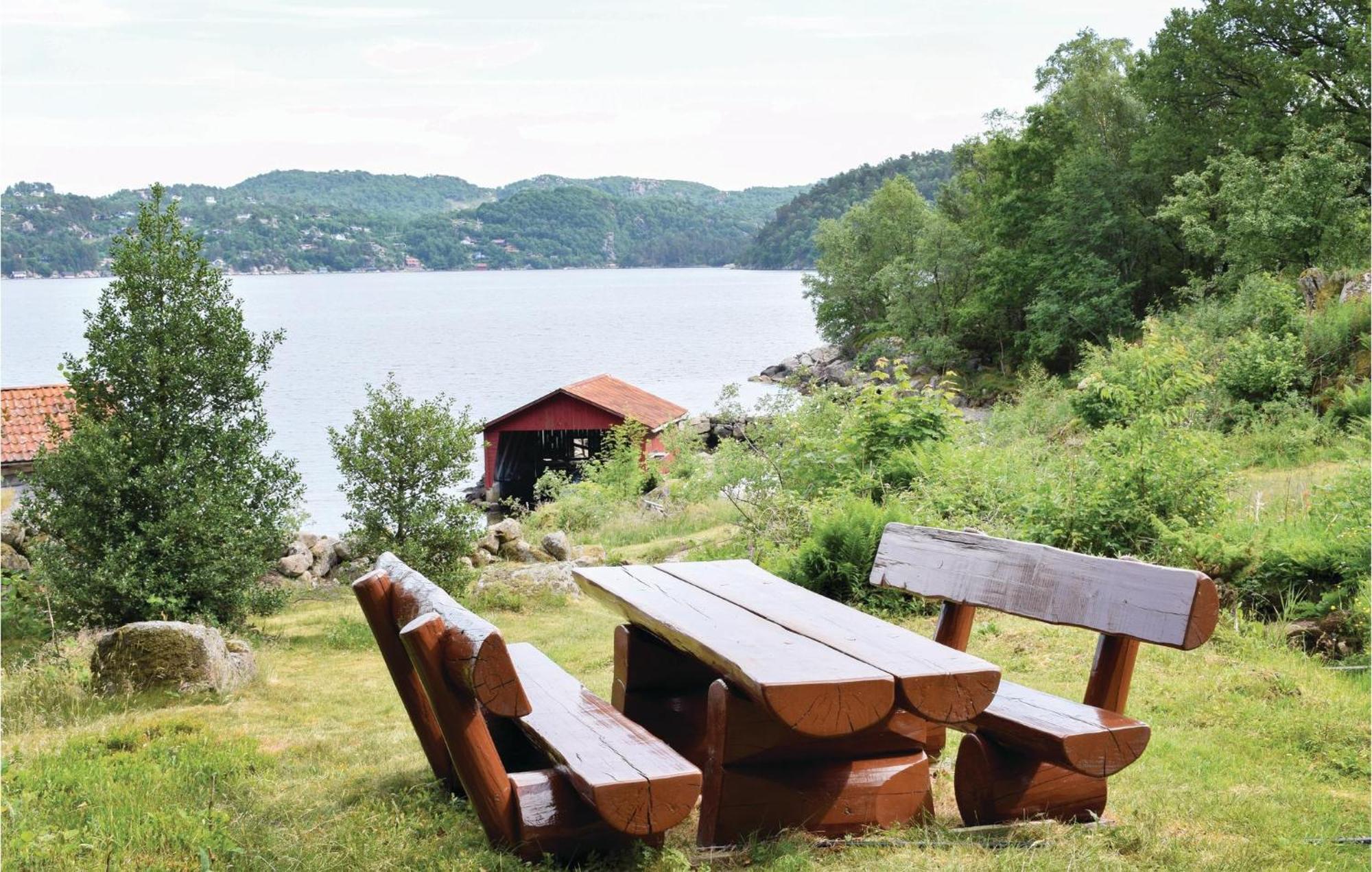 Cozy Home In Lyngdal With Kitchen Eksteriør billede