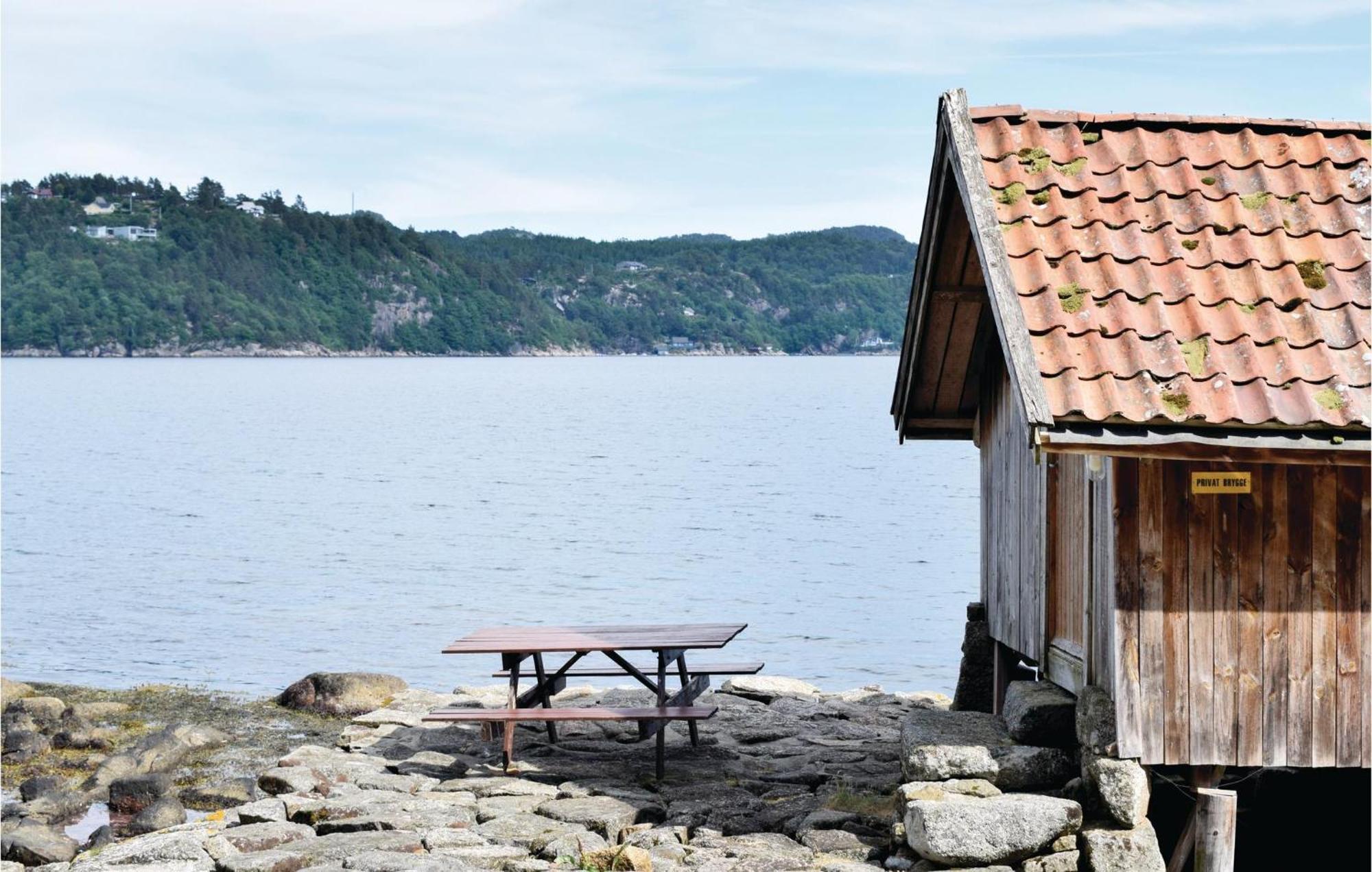 Cozy Home In Lyngdal With Kitchen Eksteriør billede